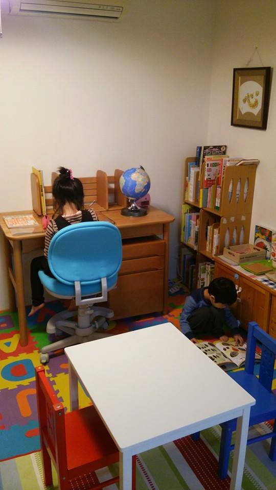 desk2.jpg